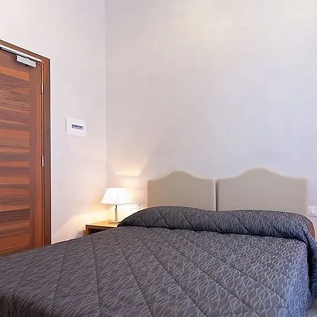 Collina 2* Rome