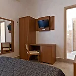 בית הארחה Collina 2*